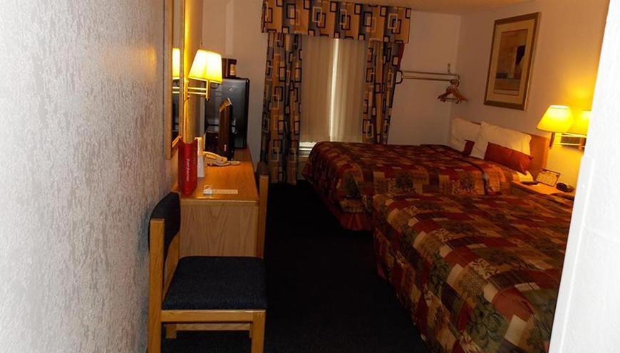 Norwood Inn Minneapolis Roseville Extérieur photo